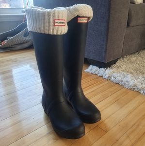 Size 11 Matte Black Hunter Boots with White Socks